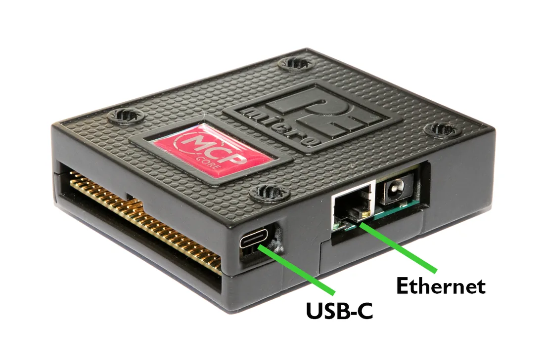 ベースユニットに USB / Ethernet / 電源で接続し、各チャネルからターゲットへ配線