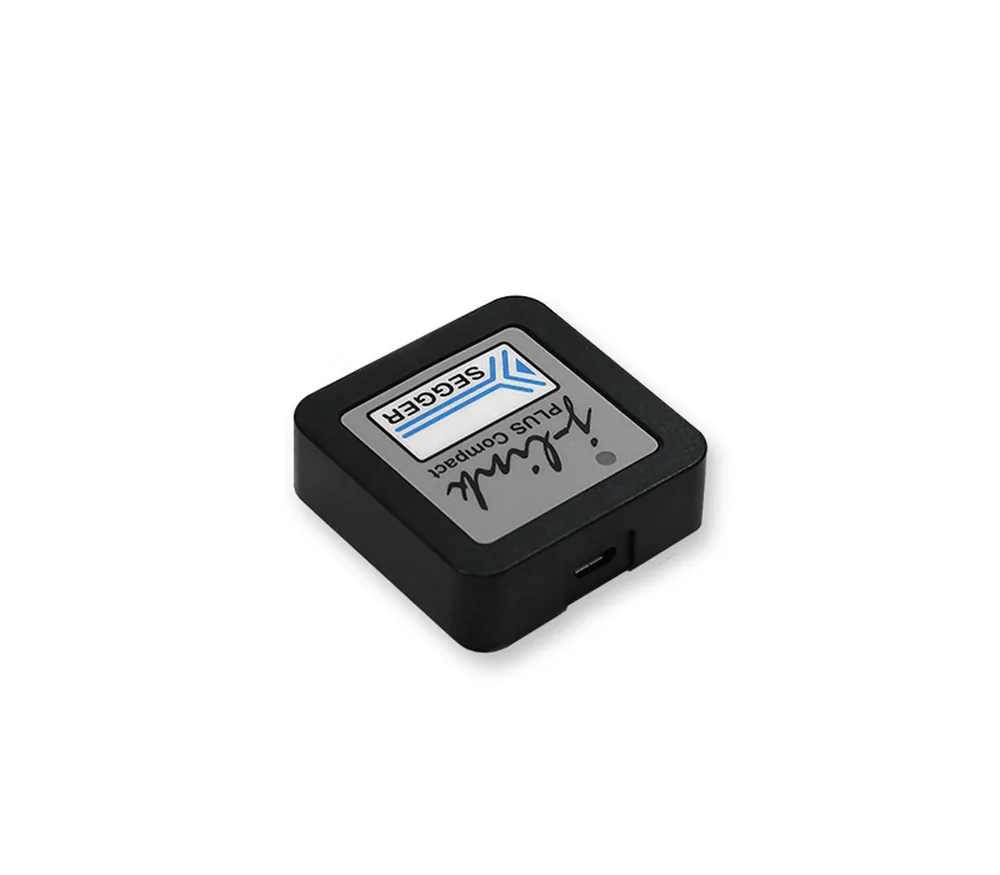 J-Link PLUS Compact（斜視）